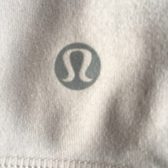 EUC size 8 Lululemon ‘In Stride’ full zip jacket ~ Blush Colour - Picture 7 of 7